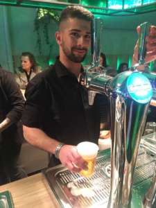 Birra Heineken spillata al banco della Fabbrica di Ghiaccio e Birra di Lambrate-Milano